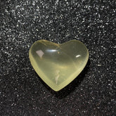 鸩羽黄胶花手握件